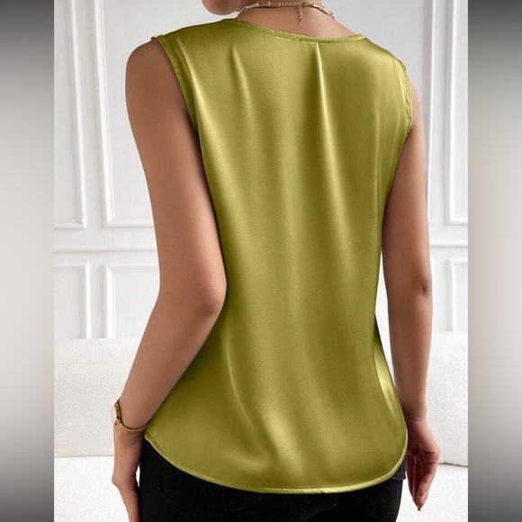 Luxe V neck sleeveless blouse - Picture 7 of 15